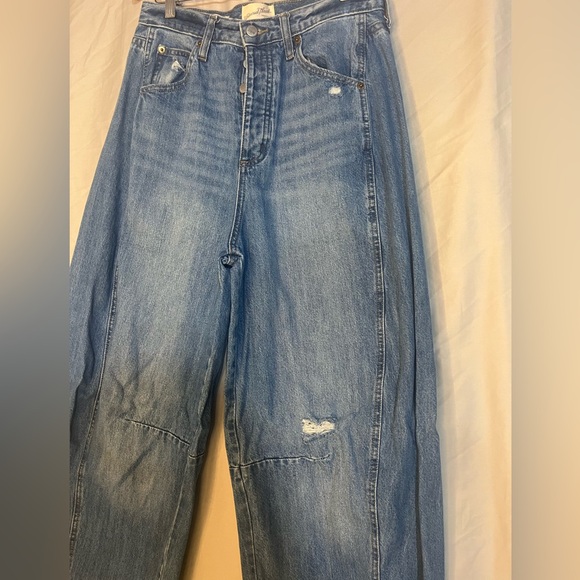 Universal Thread Highest Rise Boyfriend Jeans Barrel Button Fly Jeans size 6/8 - Picture 6 of 10